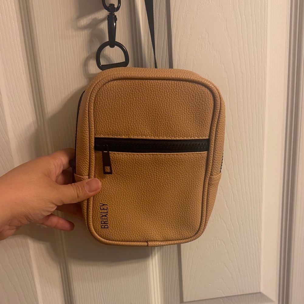 Brixley Crossbody Sling Bag in Dune